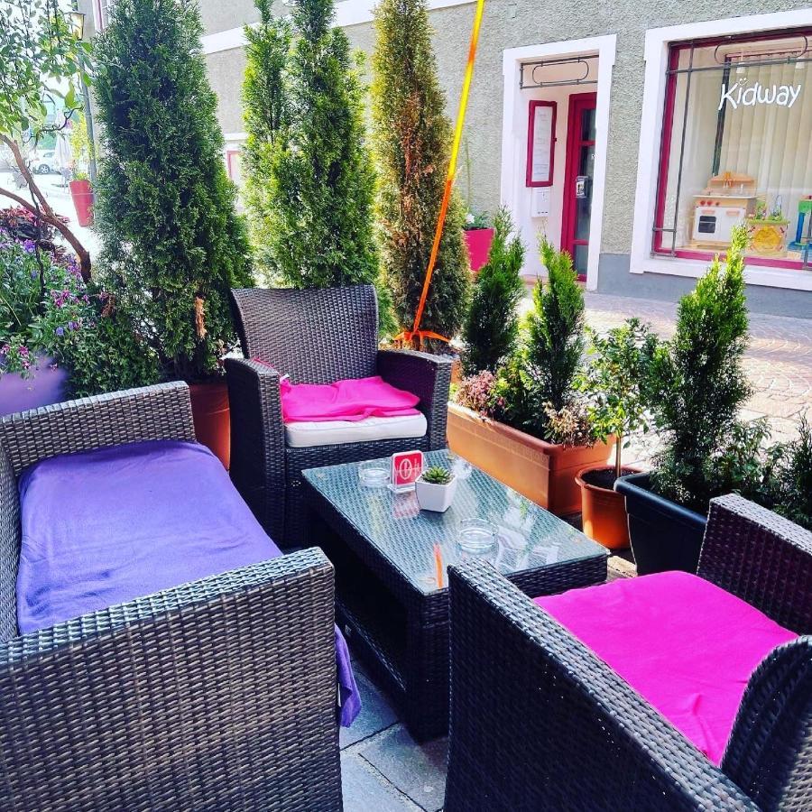 Hostel Lovely Rooms, City Center, Shared Bathroom, Windows To Corridor Villach Dış mekan fotoğraf