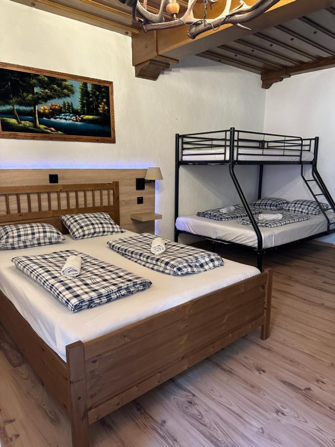 Hostel Lovely Rooms, City Center, Shared Bathroom, Windows To Corridor Villach Dış mekan fotoğraf
