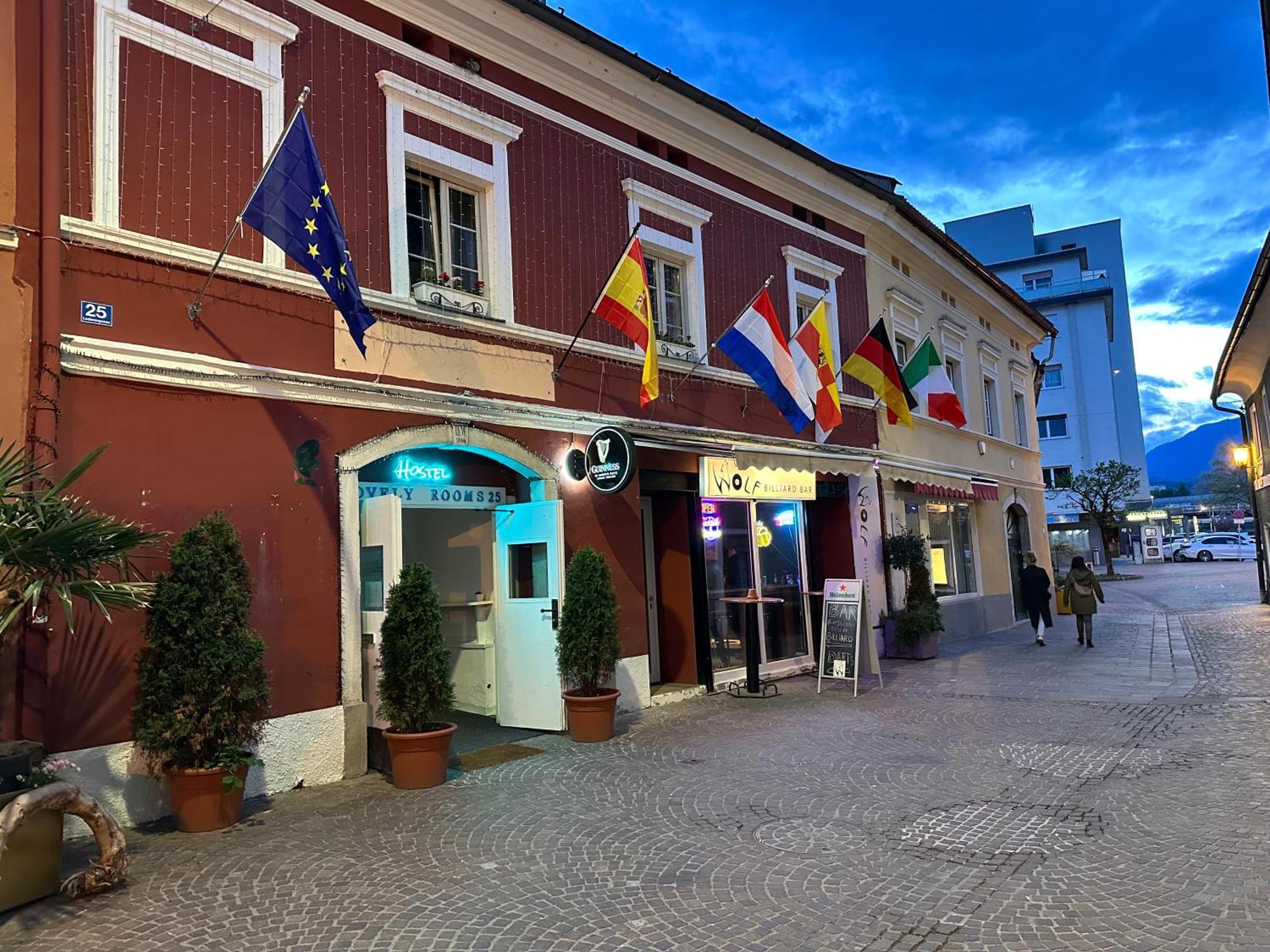 Hostel Lovely Rooms, City Center, Shared Bathroom, Windows To Corridor Villach Dış mekan fotoğraf