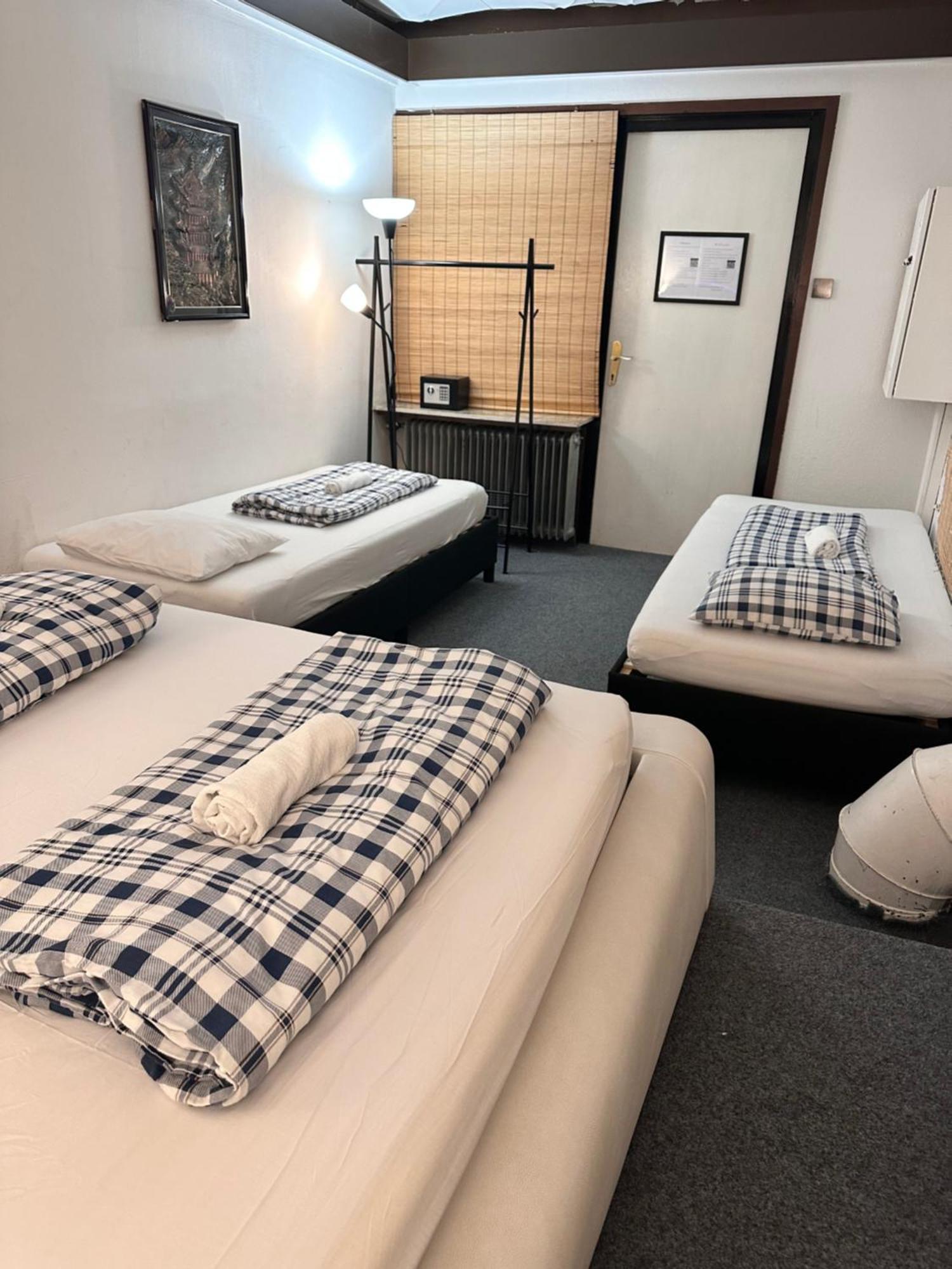Hostel Lovely Rooms, City Center, Shared Bathroom, Windows To Corridor Villach Dış mekan fotoğraf